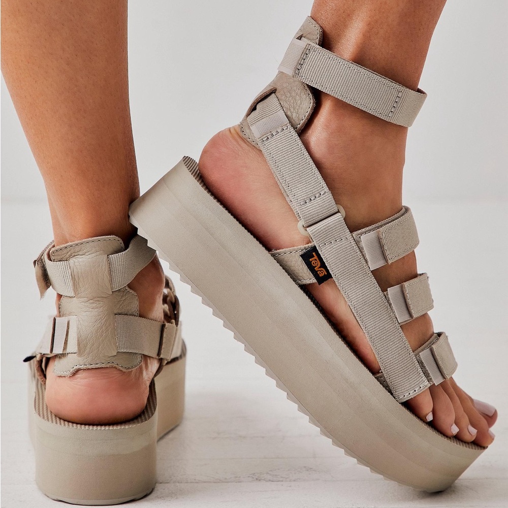 Teva Mevia Flatform Sandals